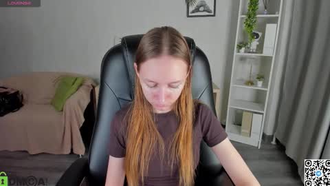 mia_e1fie online show from 4, 11, 2025