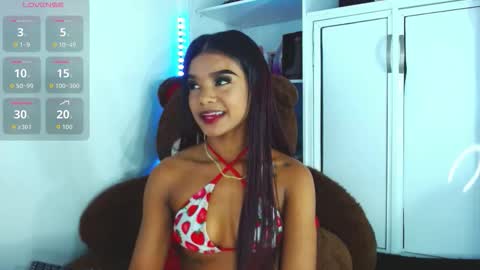 mia_fernand online show from 29, 11, 2025