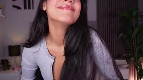 Mia  online show from 25, 3, 2026