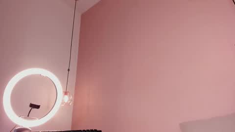  I am Mia  online show from 22, 2, 2026