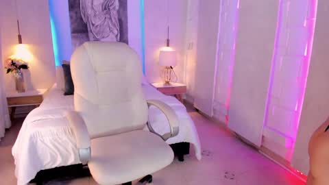 Mia Lane online show from 2, 6, 2026