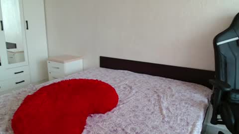 mia_luiza online show from 30, 6, 2026