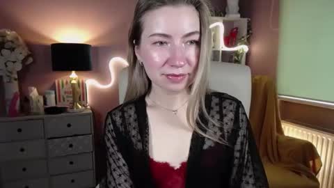 Mia online show from 2, 2, 2025