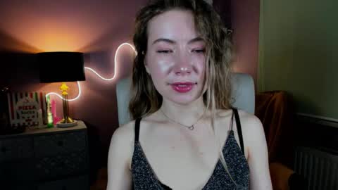 Mia online show from 2, 11, 2025