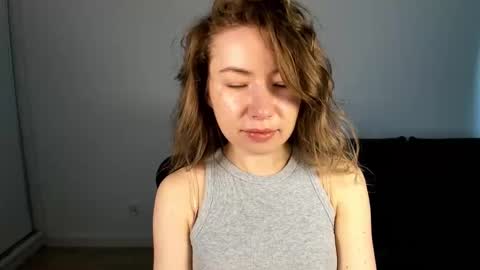 Snapshot of mia_luxx92 chatting on 29, 4, 2026 Mia online show from 29, 4, 2026