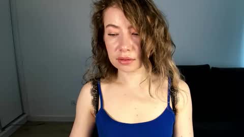 Snapshot of mia_luxx92 chatting on 2, 5, 2026 Mia online show from 2, 5, 2026