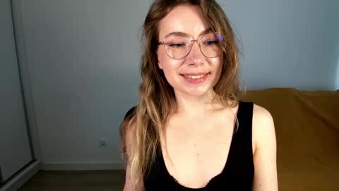 Snapshot of mia_luxx92 chatting on 3, 5, 2026 Mia online show from 3, 5, 2026