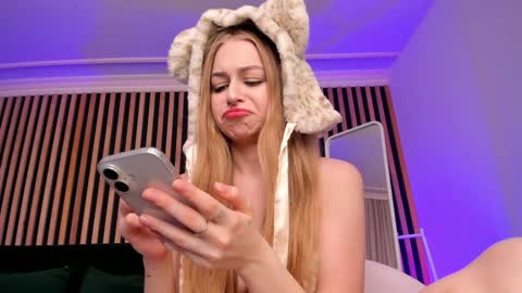 Snapshot of mia_meows chatting on 31, 1, 2025 Mia here Appreciate your support online show from 31, 1, 2025