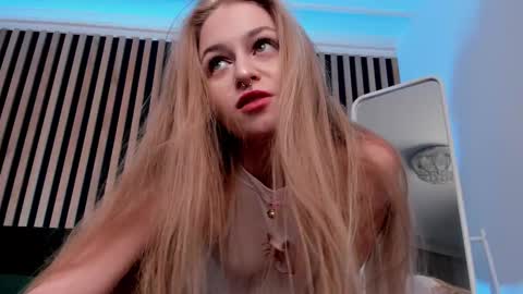 Snapshot of mia_meows chatting on 24, 2, 2025 Mia here Appreciate your support online show from 24, 2, 2025