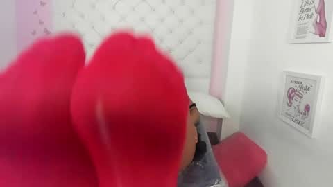 MiaMiller online show from 18, 4, 2026