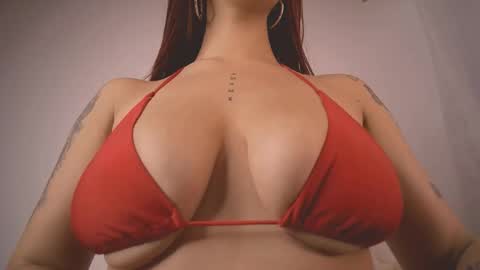 mia independent model online show from 9, 2, 2026