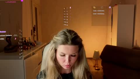 Snapshot of mia_mils chatting on 28, 5, 2026 online show from 28, 5, 2026