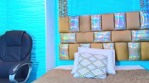 mia montess online show from 18, 12, 2025