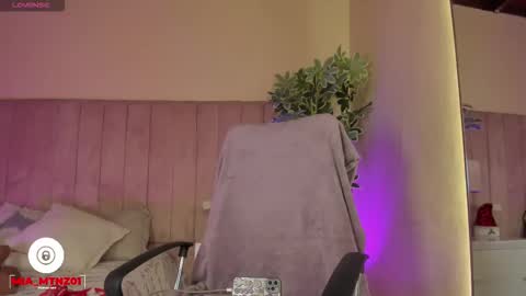 Snapshot of mia_mtnz02 chatting on 15, 12, 2025 mia_mtnz02 online show from 15, 12, 2025