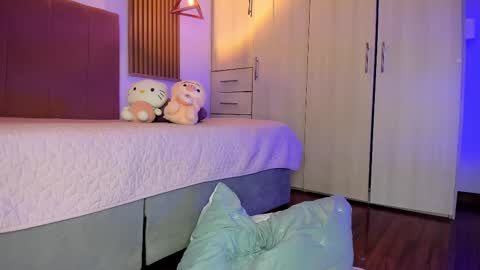 Snapshot of mia_nevaeh chatting on 20, 11, 2025 Mia Nevaeh - follow me online show from 20, 11, 2025