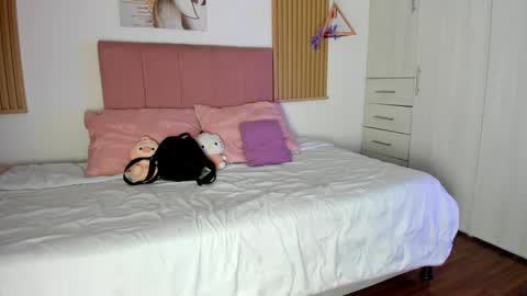 Mia Nevaeh - follow me online show from 24, 3, 2026