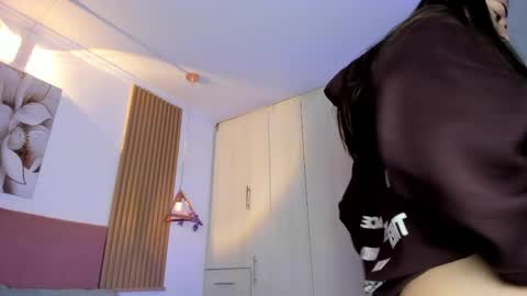 Snapshot of mia_nevaeh chatting on 14, 5, 2026 Mia Nevaeh - follow me online show from 14, 5, 2026