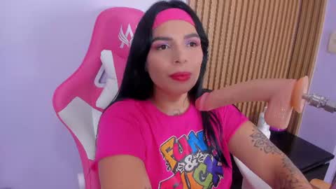 mia novoa online show from 21, 7, 2026