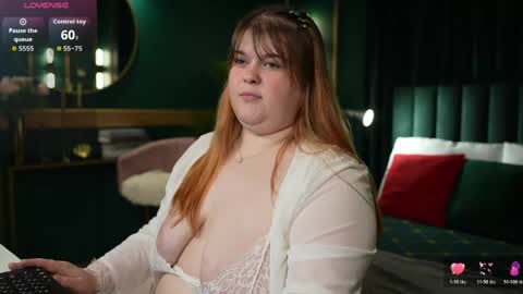 Snapshot of mia_of_your_dreams chatting on 24, 5, 2026 Sweet Mia online show from 24, 5, 2026