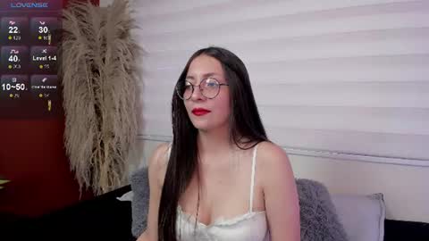 mia_quinn__ online show from 24, 6, 2026
