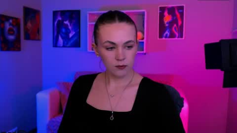 mia online show from 25, 4, 2026