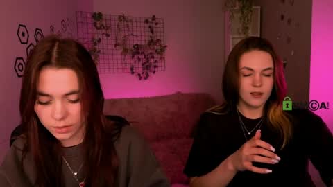 mia online show from 26, 4, 2026
