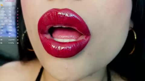 Snapshot of mia_roux1 chatting on 1, 12, 2025 Mia online show from 1, 12, 2025