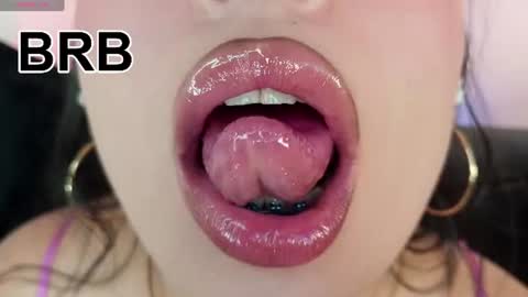 Mia online show from 27, 7, 2026