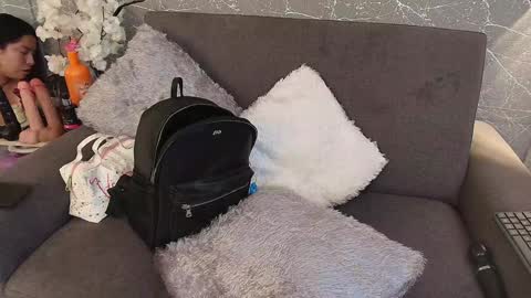 Mia Roux online show from 2, 2, 2025