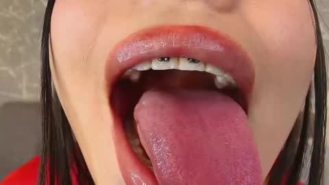 Mia Roux online show from 27, 2, 2025