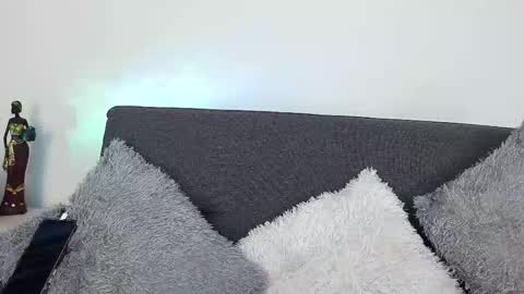 Mia Roux online show from 26, 9, 2025