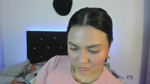 Mia Roux online show from 5, 3, 2026