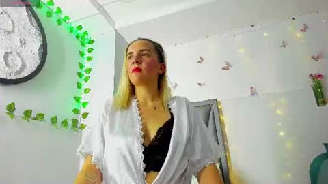 mia_salome23 online show from 23, 6, 2026