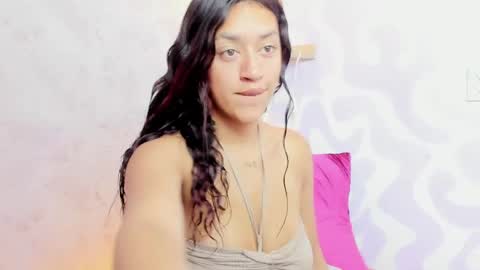 Mia . online show from 11, 4, 2026