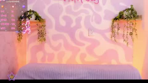 Mia . online show from 25, 7, 2026