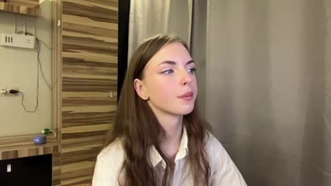 Mia online show from 22, 7, 2026