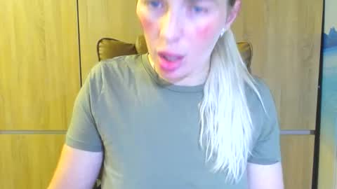 Snapshot of mia_sunnyy chatting on 11, 6, 2026 Mia. online show from 11, 6, 2026