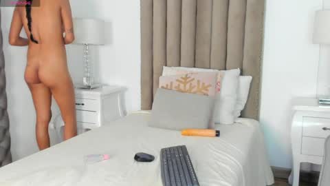 mia_tentacion__ online show from 27, 5, 2026
