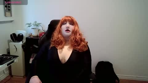 Snapshot of mia_the_doll chatting on 14, 5, 2026 Mia the Doll online show from 14, 5, 2026