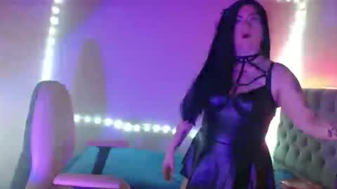 Snapshot of mia_vantt chatting on 8, 3, 2026 MIA VANTT online show from 8, 3, 2026