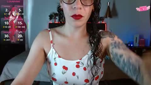 Snapshot of mia_velvet1 chatting on 14, 11, 2025 MIA online show from 14, 11, 2025