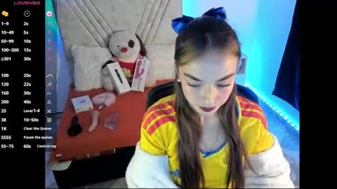 Mia Victoria online show from 21, 7, 2026