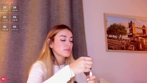 Mia White  online show from 20, 10, 2025