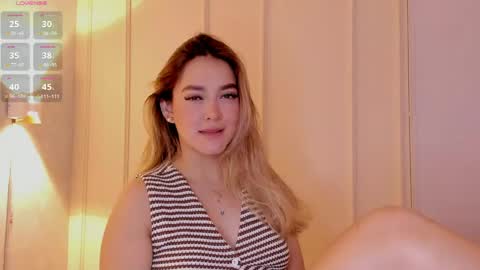 Mia White  online show from 27, 4, 2026