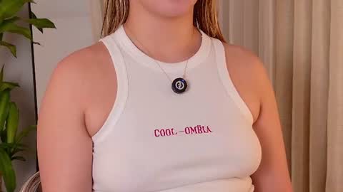Mia White  online show from 26, 7, 2026