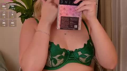 Mia White  online show from 27, 7, 2026