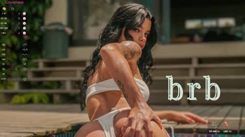 Snapshot of mia_world_ chatting on 24, 12, 2024 online show from 24, 12, 2024