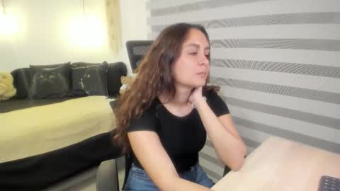 Snapshot of mia_xgray chatting on 10, 11, 2025 Mia online show from 10, 11, 2025