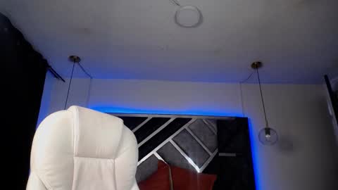 Mia online show from 9, 1, 2025