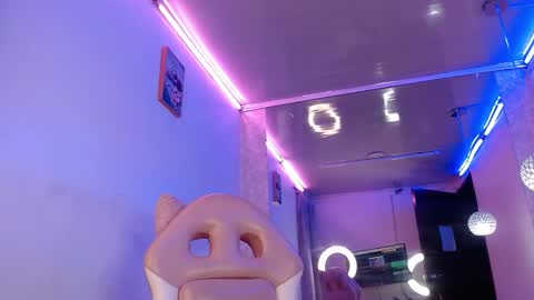 Mia online show from 28, 2, 2025